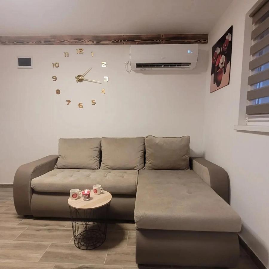 Apartmani Apolon Vrdnik Exterior photo